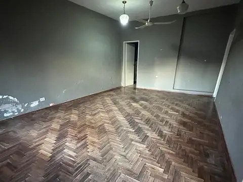 Casa en Alquiler con 2 cocheras