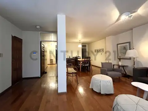 Casa en Alquiler con 1 cochera