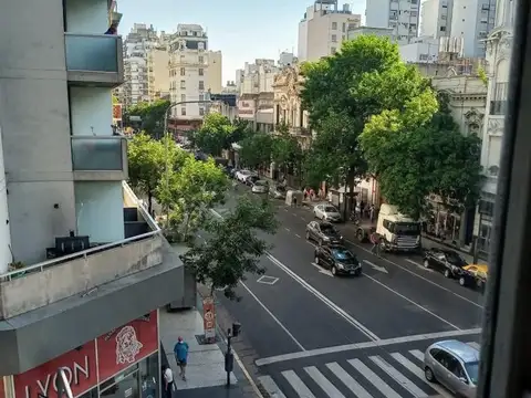 Av. Entre Rios 696 , Piso 3