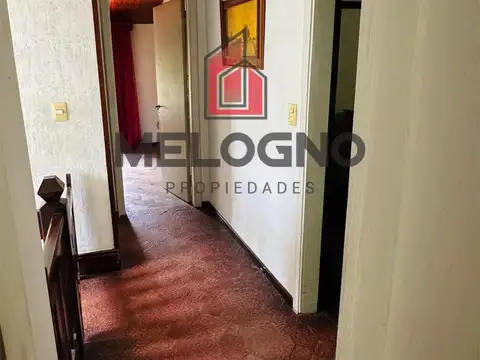 Casa en Alquiler con 2 cocheras