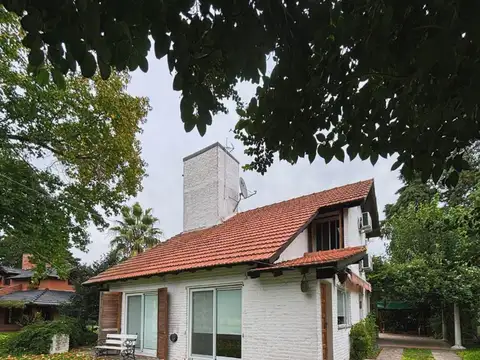 Casa en venta El Pato Country Club al golf 3 dormi