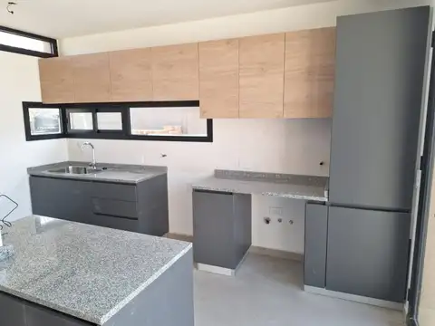 Venta – Casa a Estrenar en Funes City, Calle Echeverría