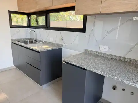 Venta – Casa a Estrenar en Funes City, Calle Echeverría 1191