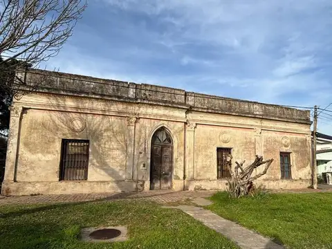 VENTA CASA CON GRAN TERRENO CENTRO HUMBOLDT