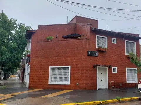 VENTA CASA 4 AMBIENTES COCHERA MATADEROS