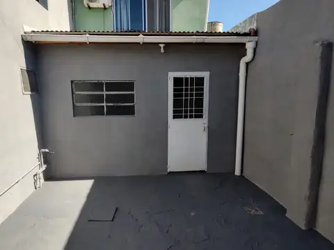 Depto Tipo Casa en Alquiler de Monoambiente