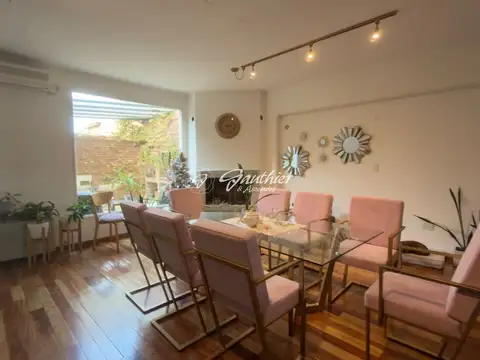 Casa 5 ambientes con 3 baños