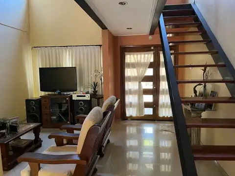 Casa en Venta en Valentin Alsina, USD 250.000