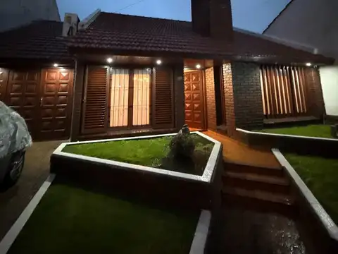 CHALET EN PUNTA MOGOTES