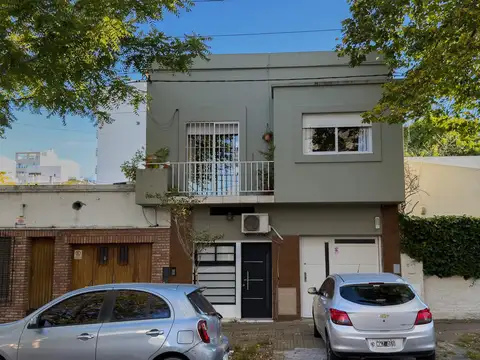 PH tipo casa, de tres dormitorios, en venta. Garage. Patio. La Plata