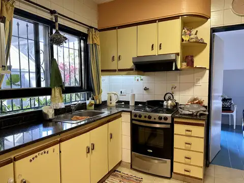 Departamento 5 ambientes con 2 baños