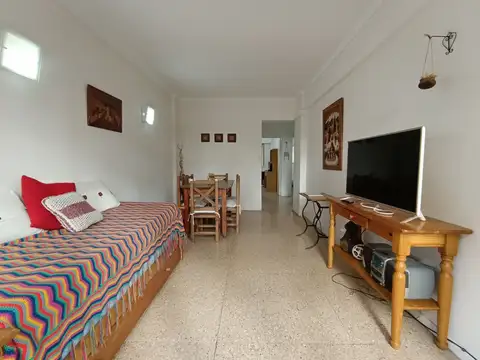 En Venta - Departamento 2 ambientes c/dependencia - Plaza Colon