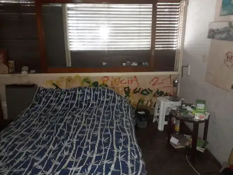 Casa a la venta - Parque y pileta - La Plata