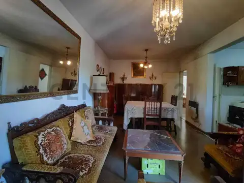Mariano Moreno     740 700, Piso 0
