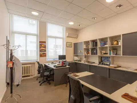 Oficina en Venta con 2 cocheras