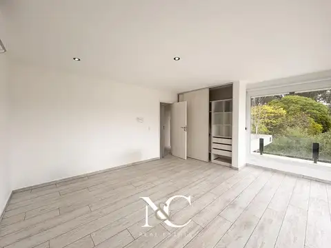 Casa 6 ambientes con 4 baños