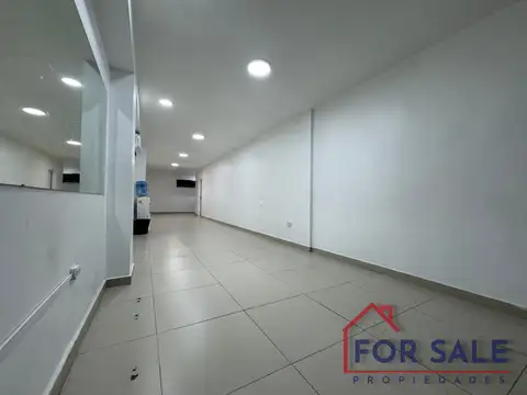 Local en Alquiler en Monte Castro, $ 950.000