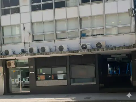 Buena oficina en Marcelo T de Alvear entre Liberdad y Talcahuano,cochera 