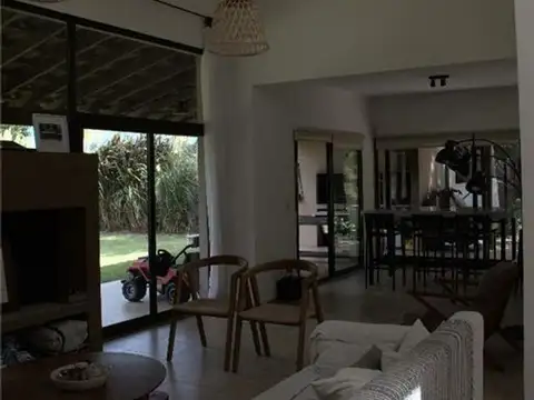 Casa en Venta en Pilar, USD 220.000