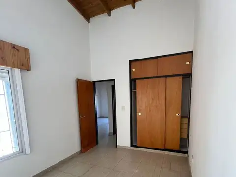 Casa - Alquiler - Argentina, Ezeiza - SAN JUAN 344