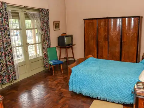 Venta Casa con Garage / Taller -  Quilmes