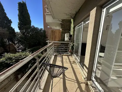 Santos Dumont 2300, Piso 2