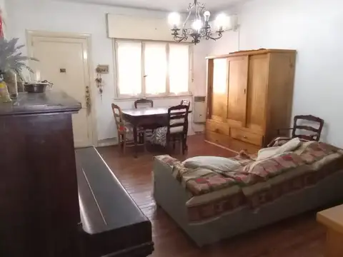 Depto Tipo Casa 4 ambientes con 2 baños