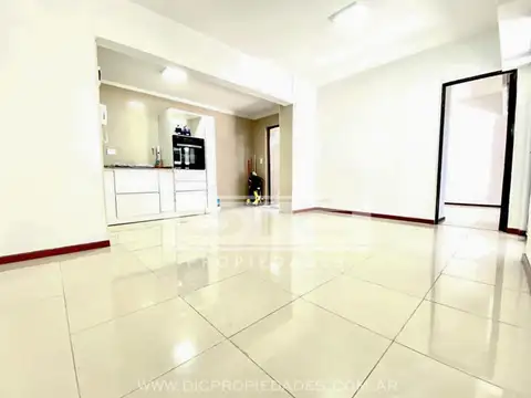 Av. Maipú al 1400, entre Vergara y San Martin