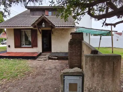 VENTA CASA A MTS DE LA PLAYA, STA CLARA DEL MAR