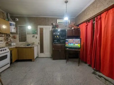 Casa 4 ambientes con 1 baño