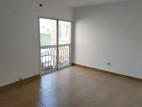 OFERTA    Dto. 2 ambientes 1* piso x escalera muy luminoso