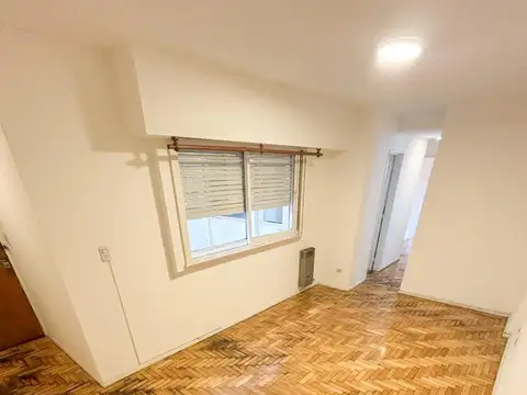 Depatamento 3 ambientes al frente con balcón! Bajas expensas