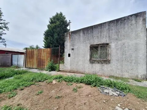 EXCELENTE OPORTUNIDAD AMPLIO TERRENO CON MONOAMBIENTE