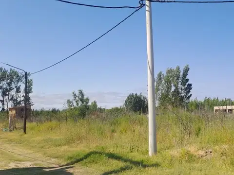 Lote 250mts - Servicio de luz y agua - China muert