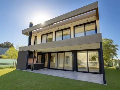 VENTA CASA 4 AMBIENTES GREENVILLE LOTE INTERNO
