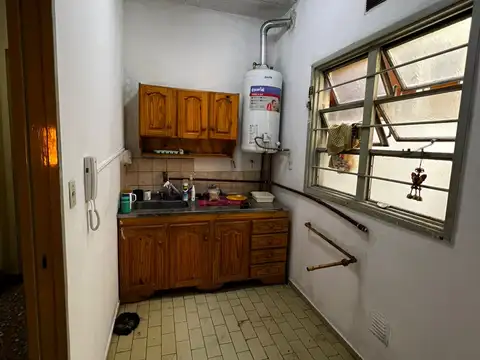 Barbaro Farias alquila Dto 2 amb. en General San Martin