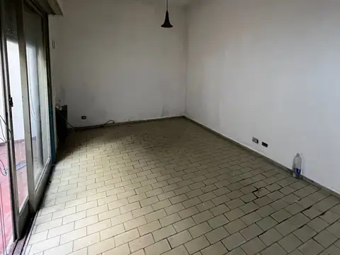 AV. PTE J. D. PERON 4200, Piso 1