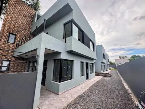 Duplex 3 amb en venta en Ituzaingo con cochera