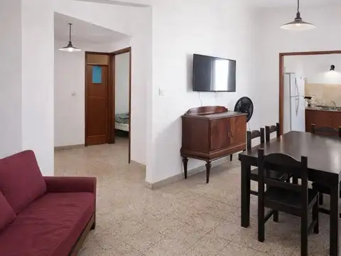 CASA EN VENTA LA PLATA 2 DORMITORIOS