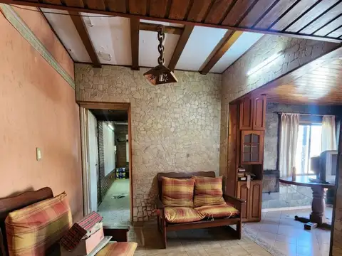 Casa en Venta con 3 cocheras