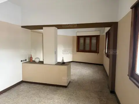 Casa 6 ambientes con 4 baños