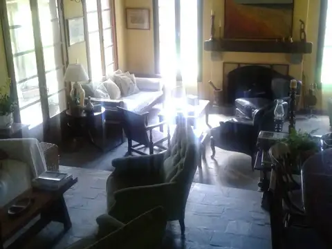 Casa 5 ambientes con 4 baños