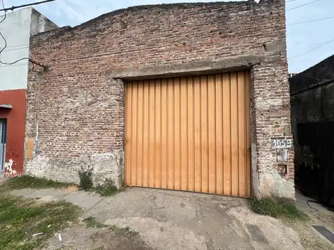 VENTA GALPON DE 138 M2 CON OFICINA, BAÑO Y ENTRE PISO EN BARRIO SARMIENTO
