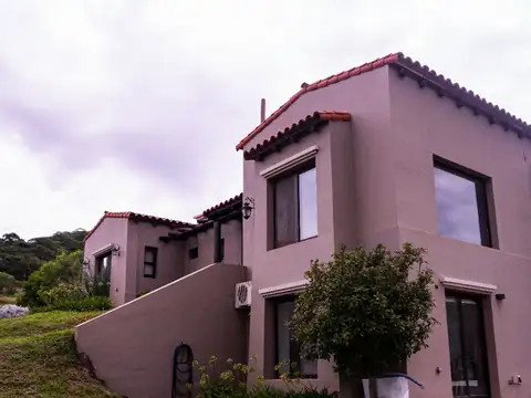 Casa 7 ambientes con 4 baños