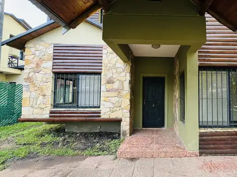 Casa 5 ambientes con 1 baño