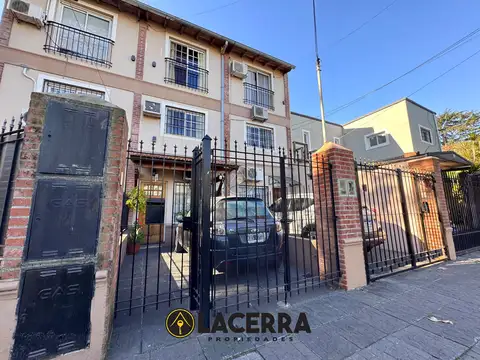 Triplex 4 ambientes con cochera en Munro APTO CREDITO
