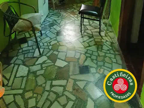 Venta - Chalet - 3 Dormitorios - 2 Patios - Garaje - Excelente Ubicación  