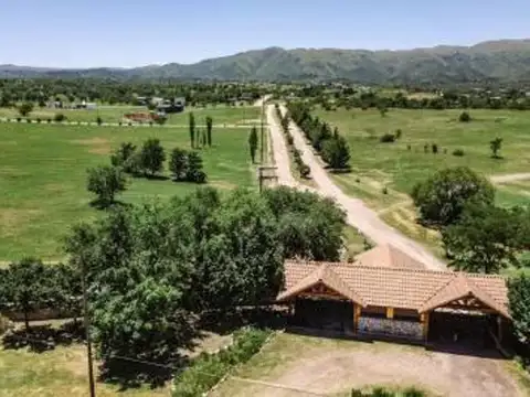 Terreno en Venta en Villa Giardino, USD 18.999