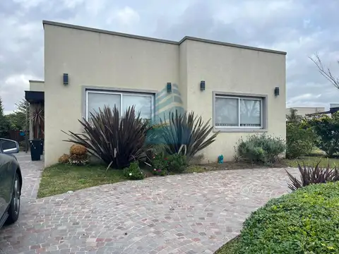 VENTA Casa 4 ambientes en Barrio Santa Elena - Pilar del Este, Pilar