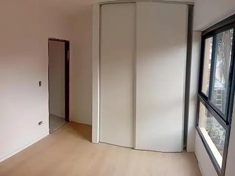 Sabattini 6600, Piso 1°